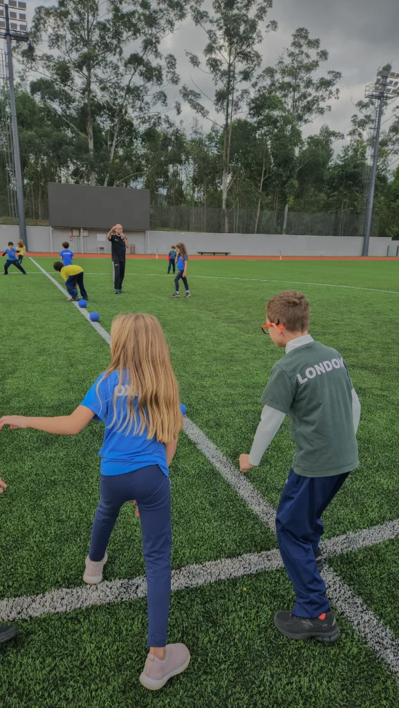 Educação física na escola: benefícios para corpo, mente e aprendizagem