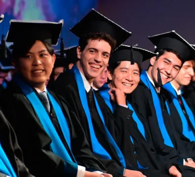 O que é o Diploma Programme e por que ele é reconhecido internacionalmente?